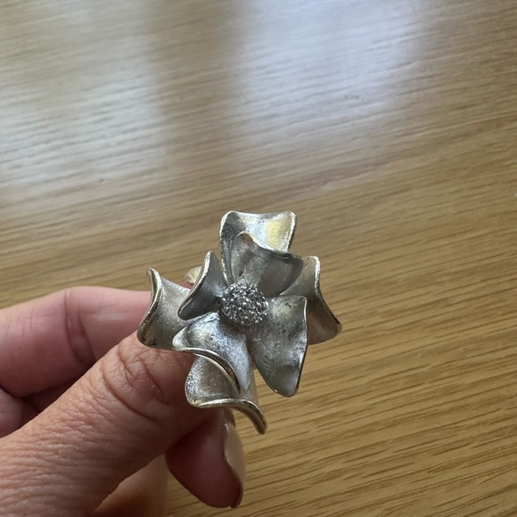 Silpada Silver Flower Ring - Picture 5 of 8